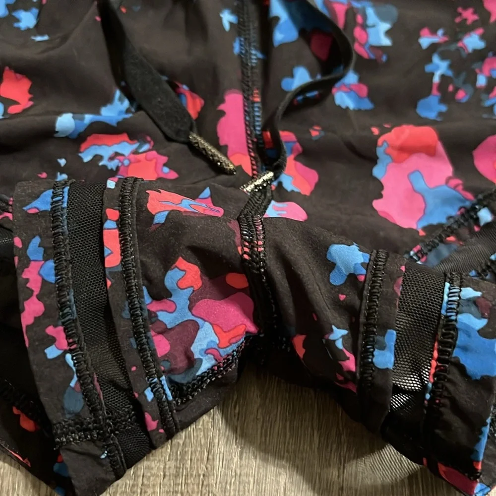Lululemon Make A Move Short
Dandy Digie Multi Size 4 - Picture 3 of 7